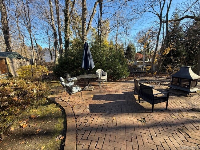 Building Photo - 182 Maple Hill Rd