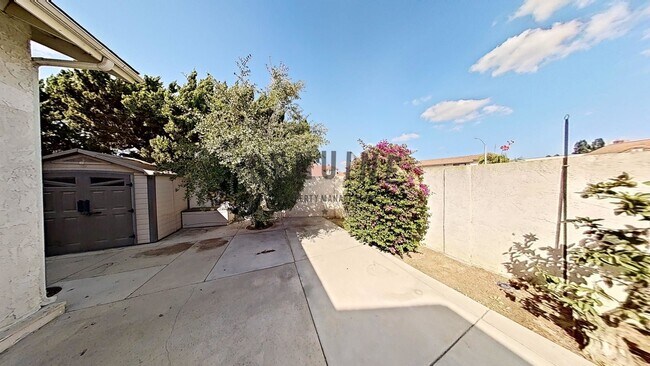 Building Photo - Spacious and Nicely Updated House With Gre...