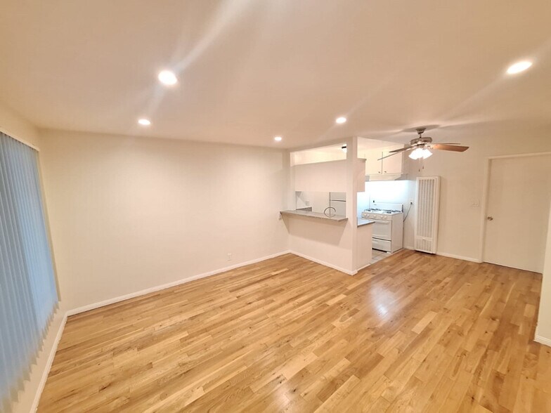 Building Photo - 4660 Kester Ave