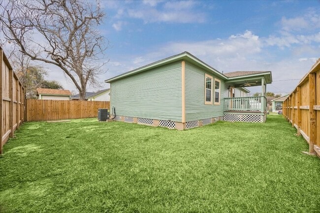 Building Photo - 708 E 32nd St