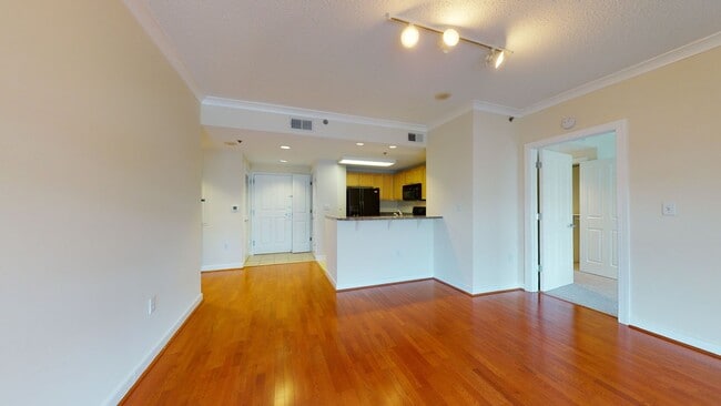 Building Photo - Chinatown 2 Bedroom 2 Bathroom In Amazing Centralized Building-Amenities Galore! Pets Welcomed!