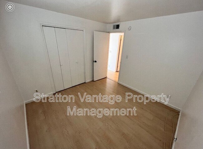 Building Photo - 6701 N 14th Dr