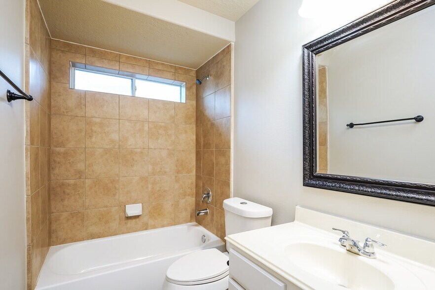 Building Photo - 1710 Leafhopper Ln