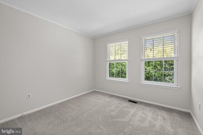 Building Photo - 4731 Leyden Way