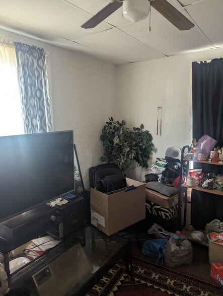 Building Photo - 2020 W Proctor St