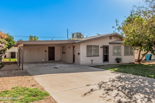 Building Photo - 2409 W Cortez St