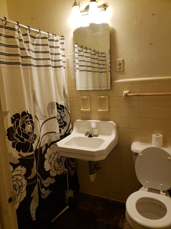 Building Photo - 1005 Garfield Ave