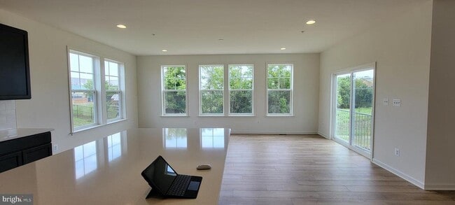 Building Photo - 9431 Alloway Dr