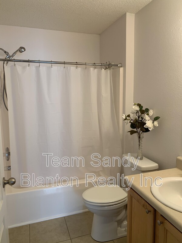 Building Photo - 8949 Camelot Pl