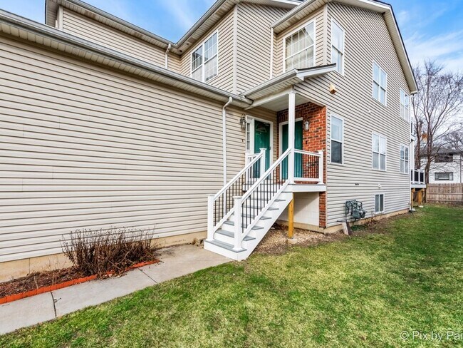 Building Photo - 4909 Spencer Ave