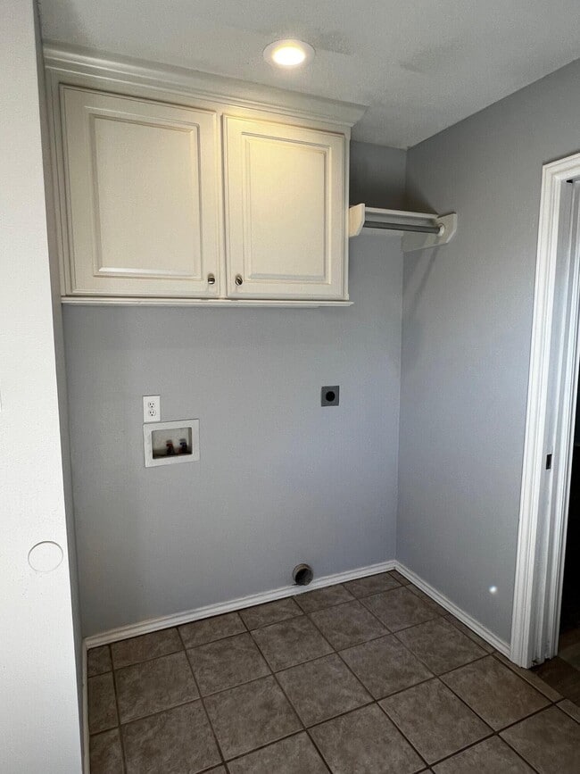 Building Photo - 3111 109th St