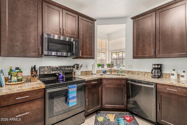 Building Photo - 868 E Page St