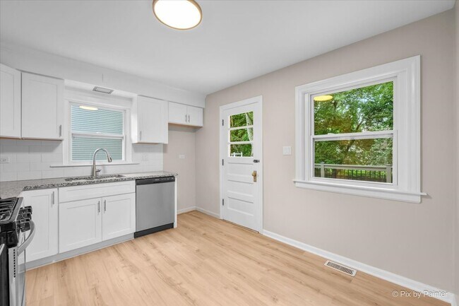 Building Photo - 23776 N Overhill Dr