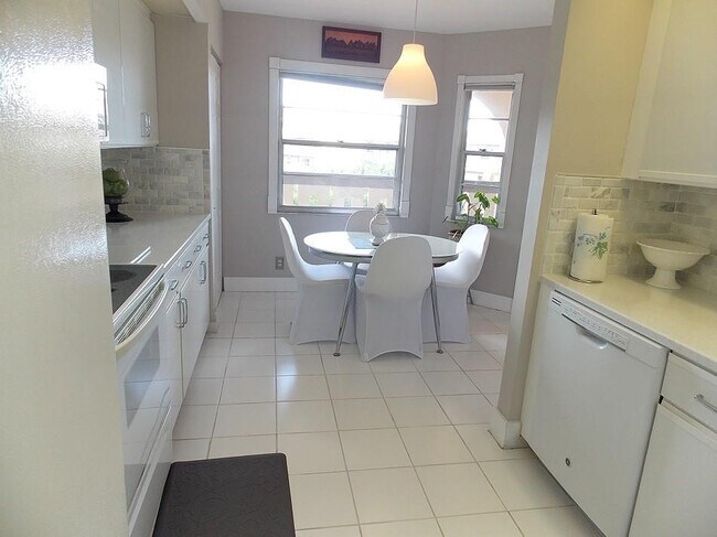 Building Photo - 1701 Andros Isle