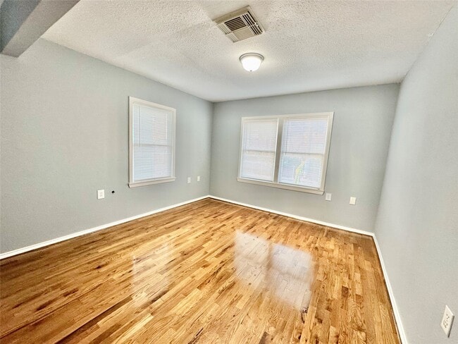 Building Photo - 6203 Heards Ln