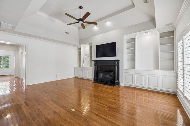 Building Photo - 107 Gladstone Ln