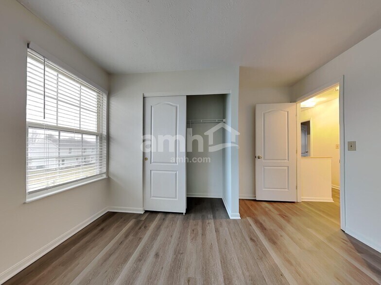 Building Photo - 1813 Willow Brook Ct