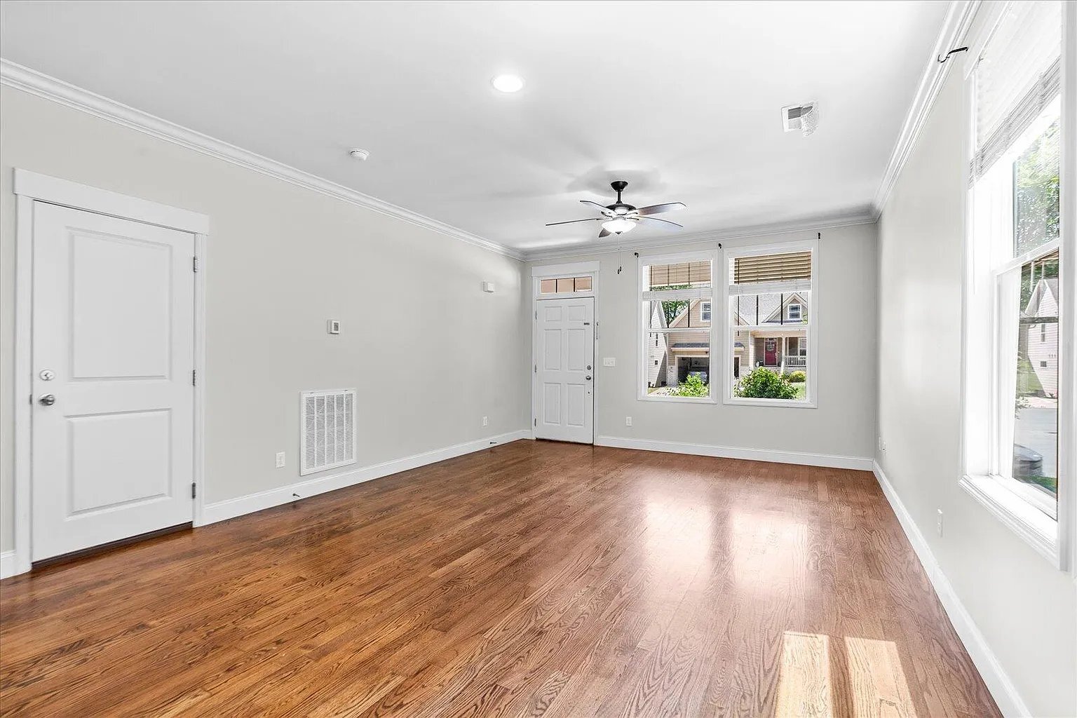 Building Photo - 8574 Daju Ct