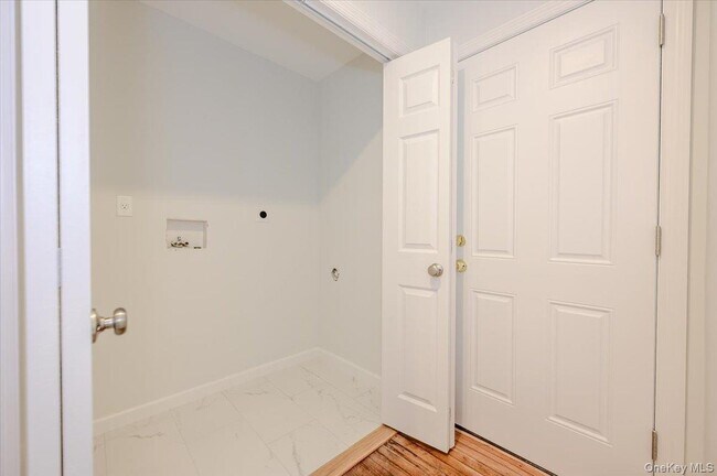 Building Photo - 43 Evert St