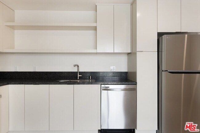 Building Photo - 8561 Belmont St