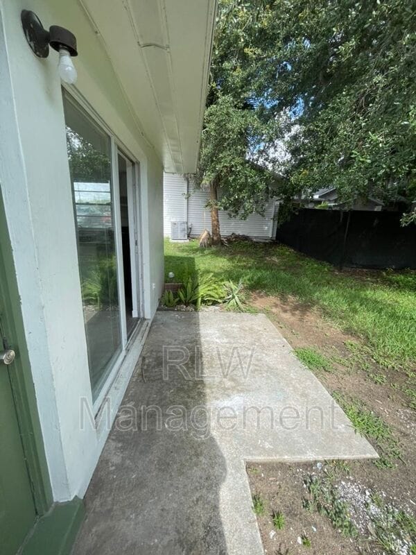 Building Photo - 117 Cherry Ave