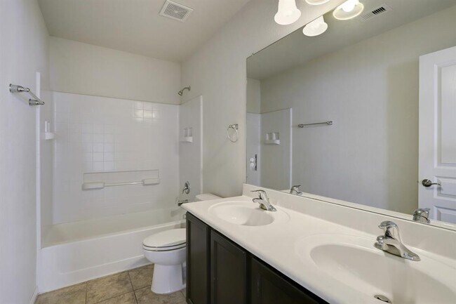 Building Photo - 16617 Conner Creek Ln