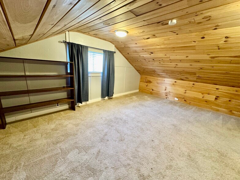 Building Photo - 11 Lincoln Ave