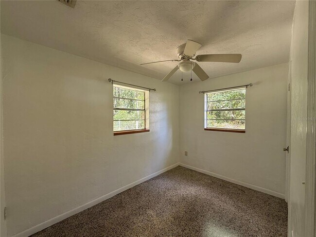 Building Photo - 1403 SE 1st St