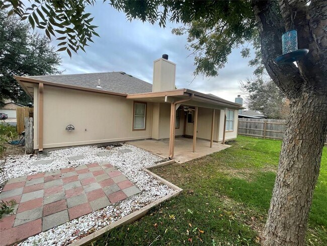 Building Photo - 326 Katy Crossing