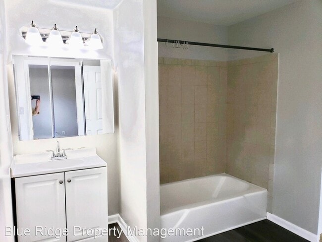 Building Photo - 1 br, 1 bath House - 189 Cedar Point Road #2