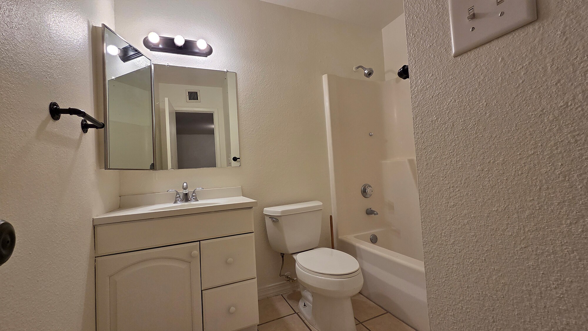 Building Photo - 6521 S La Corta Dr