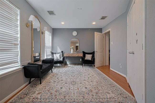 Building Photo - 15214 Mission Forest Dr