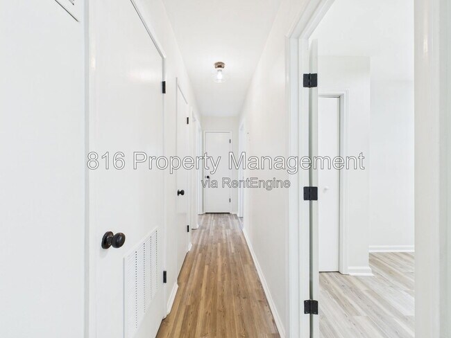 Building Photo - 5201 Alma St