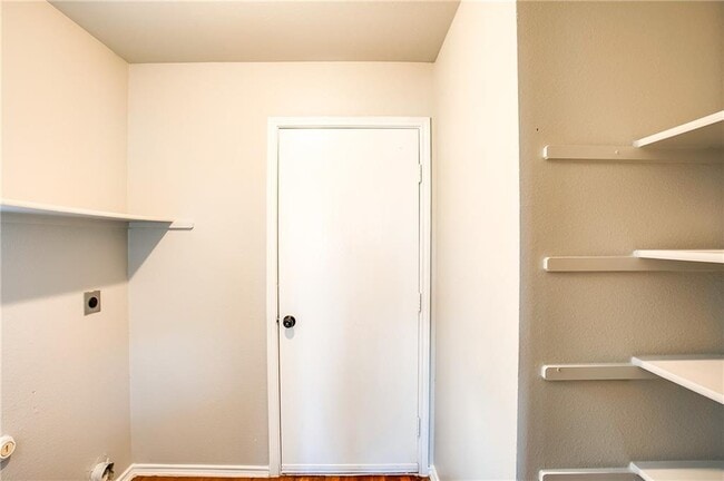 Building Photo - 412 Ballentine Ct