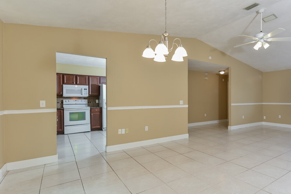 Building Photo - 1819 E Glancy Dr