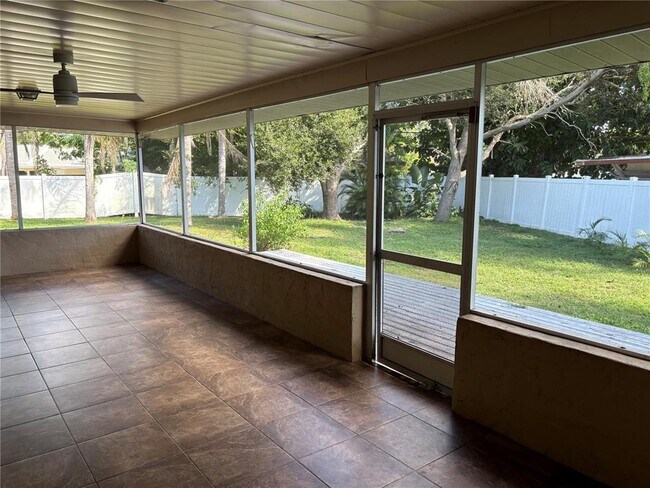 Building Photo - 2866 E Rainbow Cir