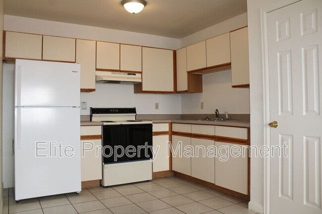 Building Photo - 212 W Palmer Lake Dr