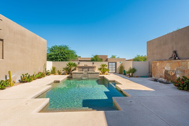 Building Photo - 1615 Savvy Ct