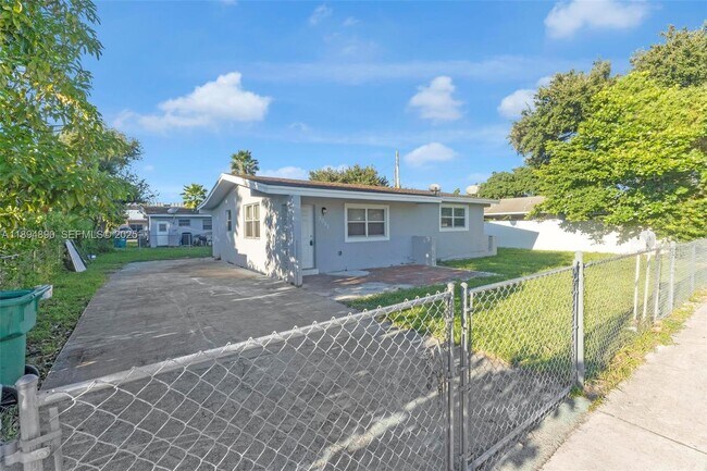 Building Photo - 3051 NW 77th St