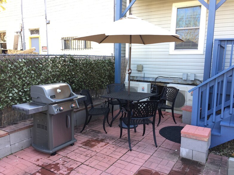 Building Photo - 1908 Constitution Ave NE