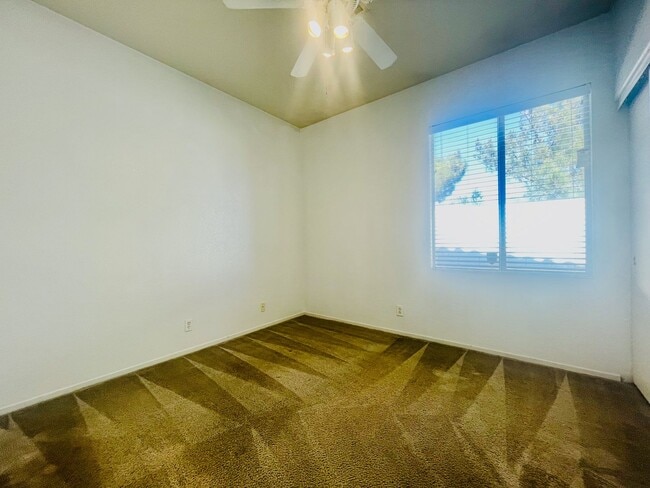 Building Photo - Stunning Single Story, 3 Home with Open Floor Plan on Cul-de-sac