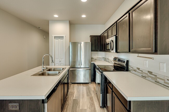 Building Photo - Beautiful Three Bedroom in Taverner Ridge!