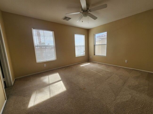 Building Photo - Spacious 4 bedroom home in North Las Vegas