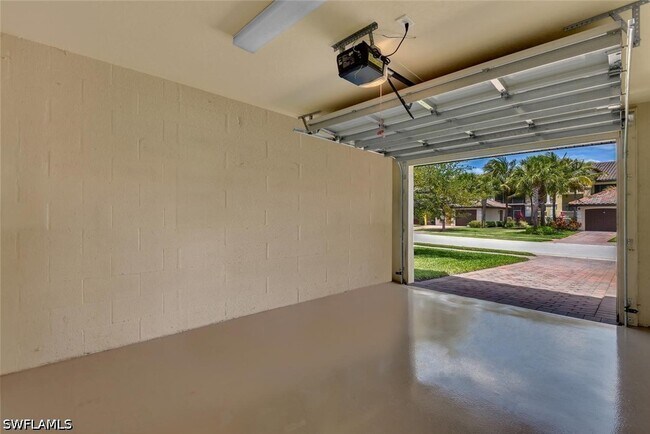 Building Photo - 9528 Avellino Wy