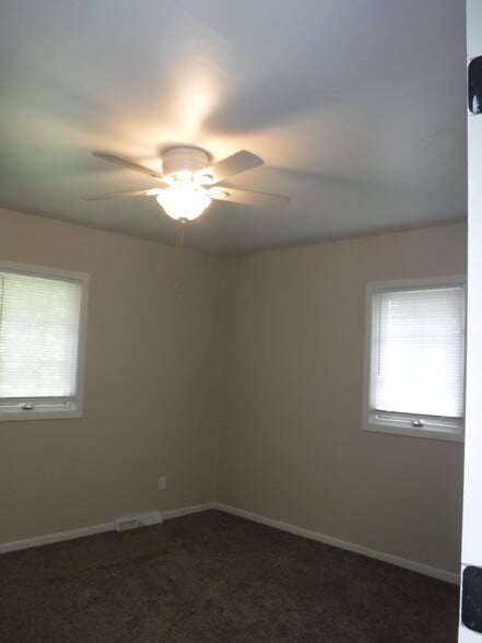 Building Photo - 4206 N 30th Ter
