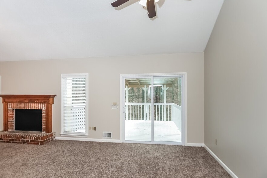 Building Photo - 3845 Howard Dr NW