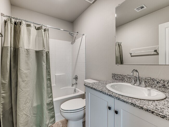 Building Photo - Newer home in the heart of OKC + 5 bedrooms + 5 bathrooms + 2 car garage