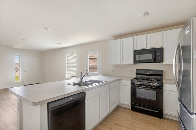 Building Photo - 4343 Palmetto Grv Ln