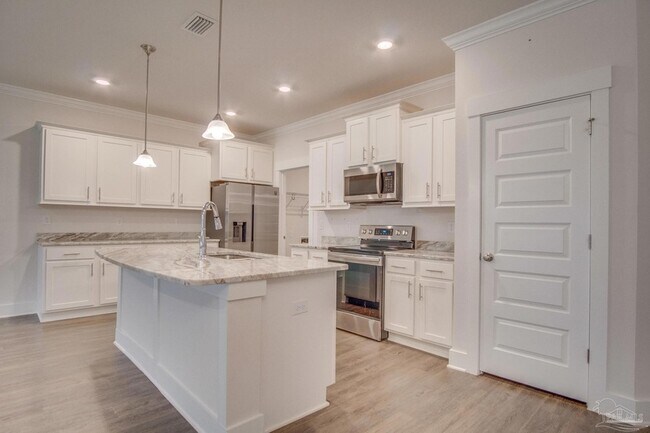 Building Photo - 713 Brambling Ct