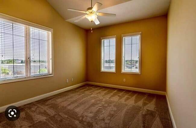 Interior Photo - The Residence At Sandhill